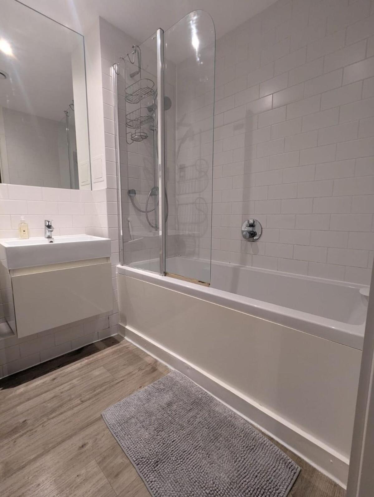 Modern Large Flat 1min To Stockwell Station With Skyscraper View Londen