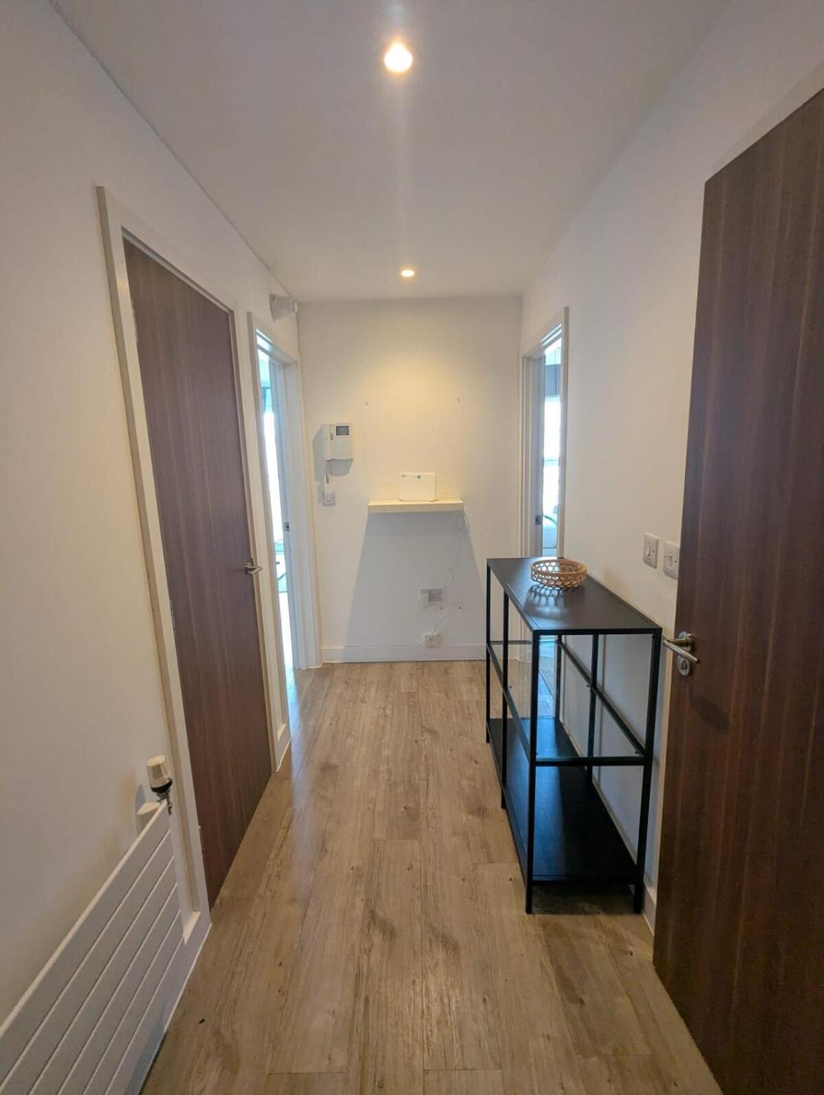 Modern Large Flat 1min To Stockwell Station With Skyscraper View Appartement Londen