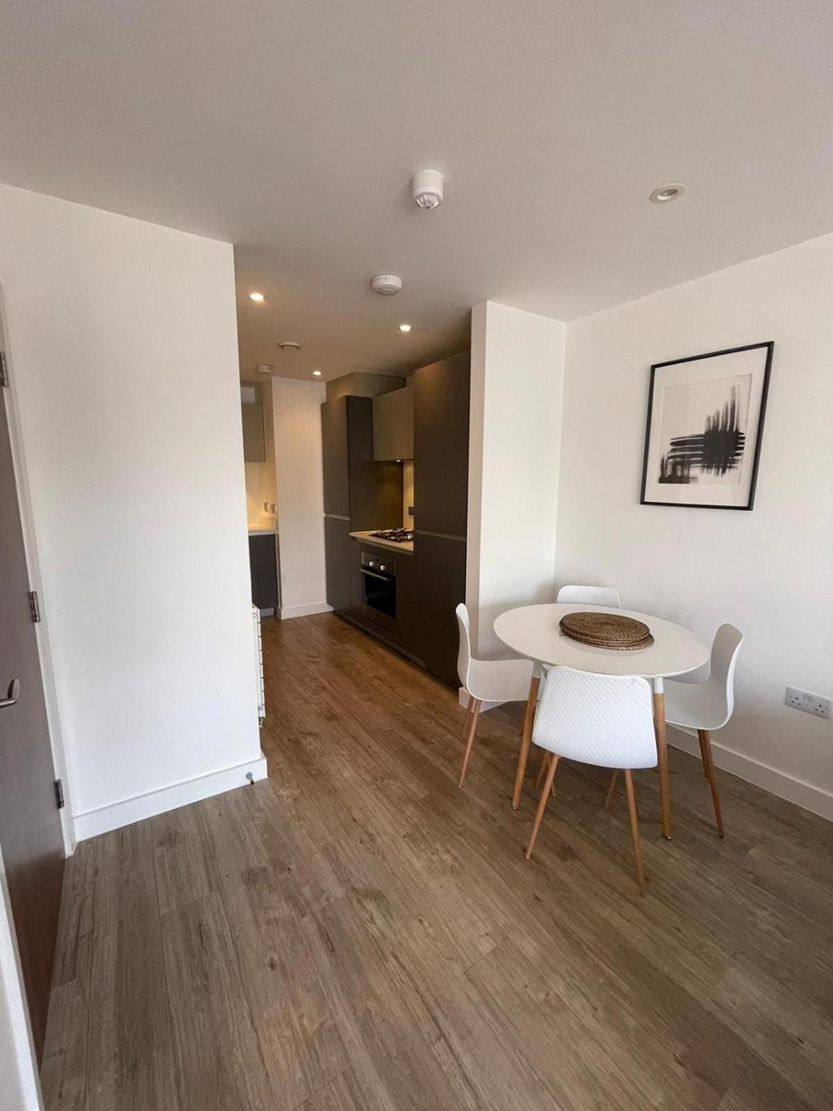 Apartamento Modern Large Flat 1min To Stockwell Station With Skyscraper View Londres