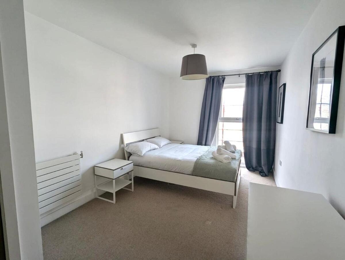 Modern Large Flat 1min To Stockwell Station With Skyscraper View Appartement
